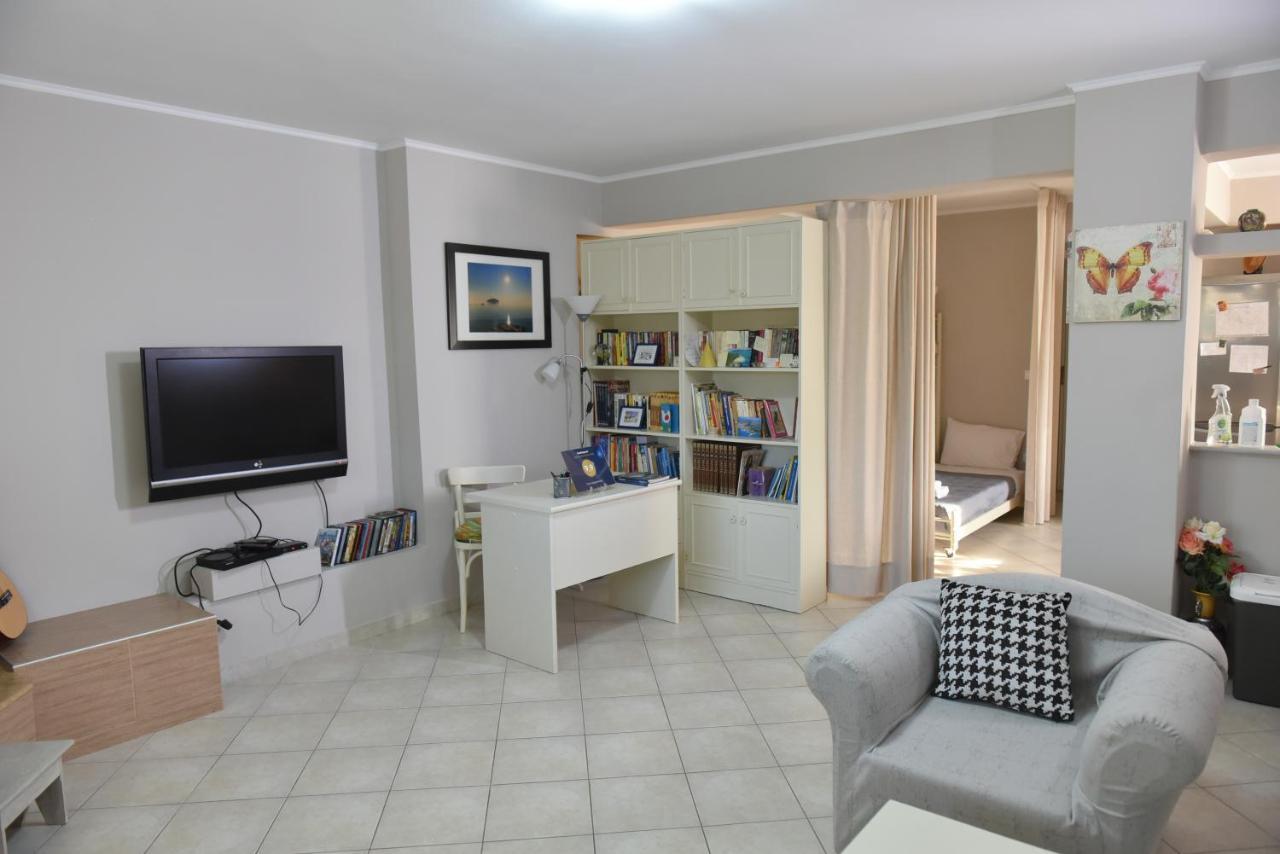 Fanis Apartment Lechaio Exterior foto