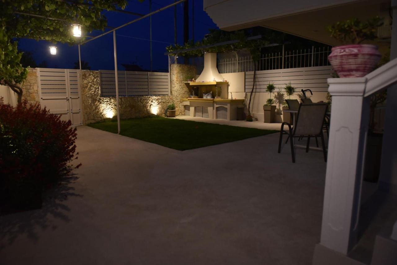 Fanis Apartment Lechaio Exterior foto