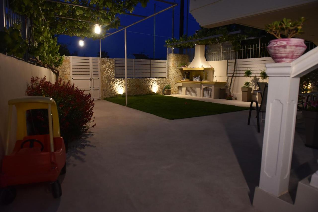 Fanis Apartment Lechaio Exterior foto