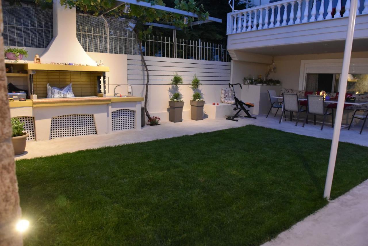 Fanis Apartment Lechaio Exterior foto