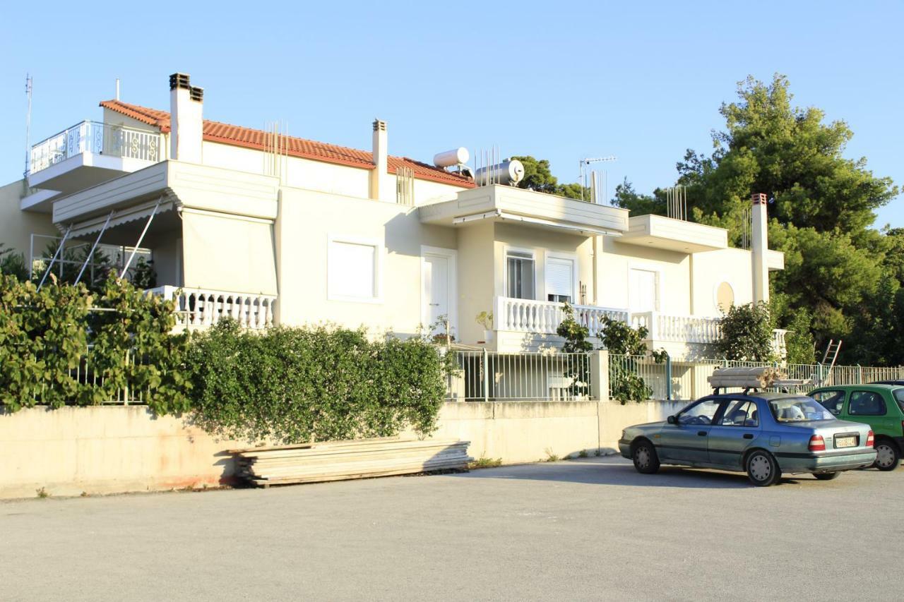 Fanis Apartment Lechaio Exterior foto